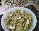 A picture of step 3 of Lauki halwa.