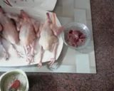 صورة لخطوة 1 من وصفة الحمام المحشي بالرز