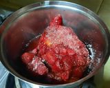 A picture of step 1 of Refreshing Strawberry drink.