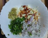A picture of step 3 of Paneer Onion Paratha.