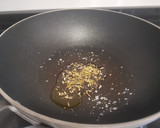 Foto del paso 1 de la receta: Pasta con salsa vegetariana al roquefort