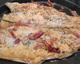 Foto del paso 2 de la receta: Trucha en el microondas con bacon y salsa de pimienta