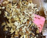 A picture of step 4 of Chocolate walnut cake.
