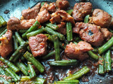 Cerdo en adobo estilo filipino