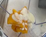 A picture of step 1 of Mango Yogurt Smoothie.
