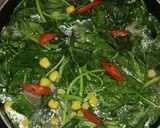 Foto langkah ke 3 dari resep Sayur Bening Bayam Jagung Kemangi.
