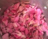صورة لخطوة 1 من وصفة مربى الورد