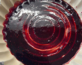 Foto del paso 5 de la receta: Flan de queso y chocolate blanco con caramelo de frutos rojos