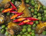 Foto langkah ke 4 dari resep Tumis Ikan Asin Peda Leunca.