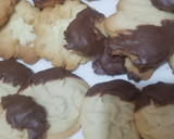 A picture of step 3 of Squeeze cookie.