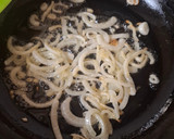 Foto del paso 2 de la receta: Calabacitas salteadas con queso parmesano