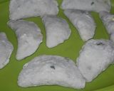 Foto langkah ke 3 dari resep Cireng isi kornet pedas.