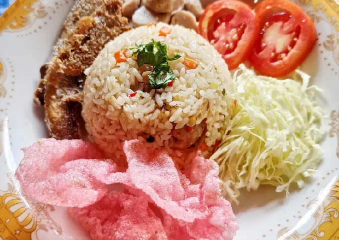 Langkah-langkah untuk membuat Resep Nasi goreng rumahan ala KielSnack
