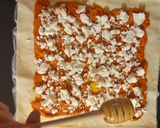 Foto del paso 4 de la receta: Empanada de sobrasada, queso de cabra y miel