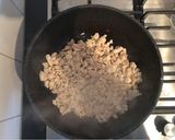A picture of step 5 of Pad Krapow Gai.
