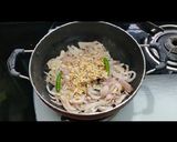 A picture of step 3 of Methi Mutter Malai.