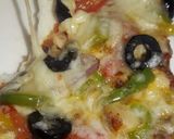 A picture of step 7 of Chicken Tikka pizza and tikka Bread Pizza jo mainy,1st,tym bnata tha.