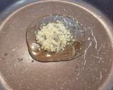 Foto del paso 2 de la receta: Fettuccine alle vongole rosso