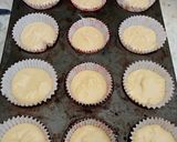 A picture of step 8 of Milky Vanilla cupcakes.