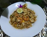 Foto langkah ke 9 dari resep Pad Thai Shrimp n Chicken.