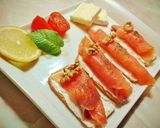 Foto del paso 4 de la receta Tostas con salmón ahumado y queso fresco