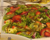 Foto del paso 5 de la receta: Ensalada con fresas y kiwi