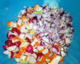 Foto del paso 2 de la receta: Ensalada de pepino y surumi