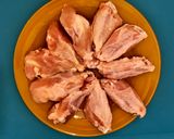 Foto del paso 1 de la receta: Muslos y alitas crocantes a mi manera (KFC modificada)
