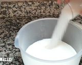 Une image de l'étape 2 de Glace au mousse au chocolat.