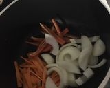 Foto del paso 2 de la receta: Chorizo a la pomarola con verduras al vapor