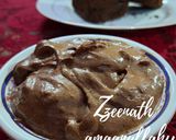 A picture of step 2 of Chocolate Whipping Powder Cream Topping.
