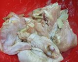 Foto langkah ke 2 dari resep Ayam Kukus Jahe ala Devina Hermawan.