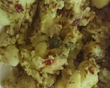 A picture of step 4 of Aloa ke smosa with red and Chana chutney.
