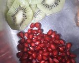 A picture of step 2 of Fresh fruit juice.