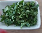 Une image de l'étape 1 de Samoussas Chèvre miel menthe.