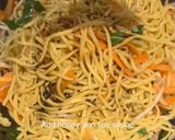 A picture of step 4 of Easy stir fried honey and soysauce beef with egg noodles.