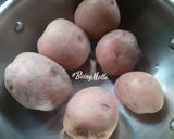 A picture of step 1 of Red Potatoes French Fries.