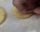 Foto del paso 4 de la receta: Galletitas con corazón dulce 💟