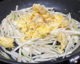 A picture of step 8 of Stir-Fried Eggs with Water Bamboo.