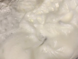 Postre rumano muy sencillo y merecedor.Bizcocho súper esponjoso con frambuesas