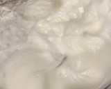 Foto del paso 2 de la receta: Postre rumano muy sencillo y merecedor.Bizcocho súper esponjoso con frambuesas