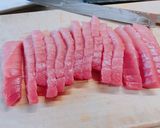 A picture of step 2 of Sashimi (Chutoro) or Sushi with Coarse Salt.