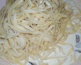 Foto langkah ke 3 dari resep Creamy Fettucine Alfredo.