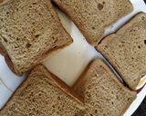 A picture of step 3 of Garlic bread sandwich.