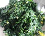 Foto langkah ke 5 dari resep Daun Singkong Tumbuk (Tung Ubi Cak).