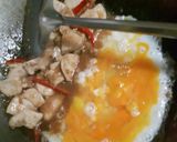 รูปขั้นตอนการทำที่ 3 ของ ไก่ผัดไข่