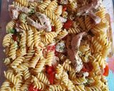 Une image de l'étape 2 de Salade de pâtes au poulet.