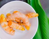 Hình bước làm 1 của món Thịt ba chỉ kho củ nghệ và lá nghệ