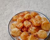 Foto langkah ke 8 dari resep Loukoumades with Honey Glaze.