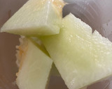 Foto del paso 1 de la receta: Sopa fría de melón con leche de coco